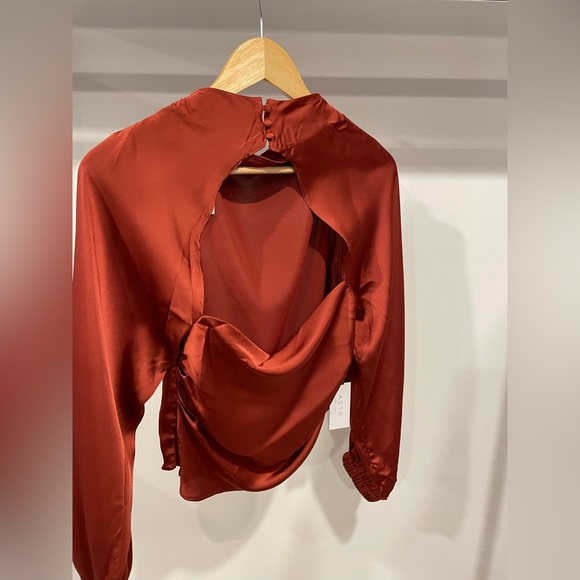 ASTR THE LABEL VERONICA TOP RUST - Picture 3 of 5